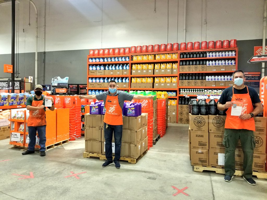 Not Batman &amp; Robin but Calle 8 HD Heroes. El Bookie is the true definition of the Calle 8 HD Hommer &amp; a legend due to his excellent balance of great service, tasking &amp; attitude. Mike in a few months w/ HD has displayed similar quality trays throughout all deparments. Garden 💯😀