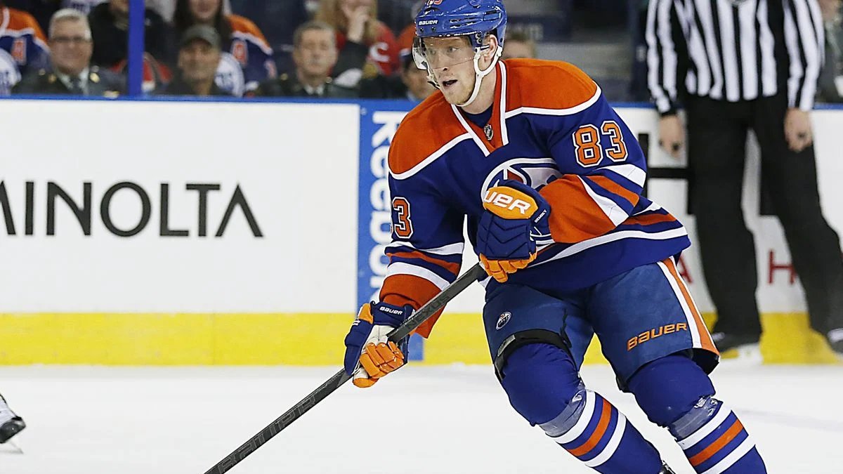 Bob_Stauffer's tweet photo. Born 37 years ago today...recently retired Ales Hemsky.
Hemsky spent 11 seasons with the @EdmontonOilers and led the team in scoring 4 consecutive seasons.
A gifted offensive player who took the puck to the net, he scored the GWG to eliminate Detroit in Game 6 in '06 https://t.co/H2yQZ3PQxS