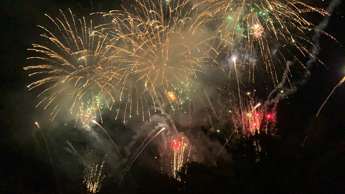 ゆん やっちゃえば ドイツの森から帰ってきたよー 娘が欲しい と動かなくて買った ハイジのユキちゃんお散歩バック ユキちゃんじゃなく ふわふわちゃん も一緒に見て娘はテンションハイ な花火大会でした ドイツの森 花火大会