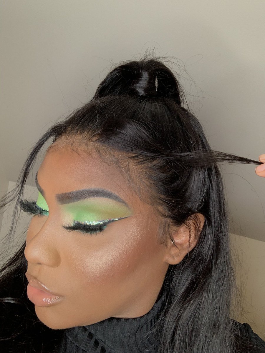 i guess this is where i plug myself IM A SELF TAUGHT MAKEUP ARTIST BASED IN CINCINNATI, OH ig:  @llerameilla,  @artistrybyallie