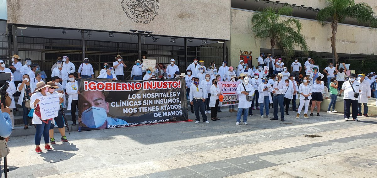 radamesrc's tweet photo. 38 días #todossomosalejandra
20 días #todossomosgrajalesyuca

3 marchas y mítines pacíficos, no hay respuesta del Gobierno de Chiapas, no se ha dado la mesa de trabajo que pedimos. 

¡ SIN MEDICAMENTOS, SIN INSUMOS, SIN SEGURIDAD Y SIN JUSTICIA!

¡ PIDO SU APOYO CON RETUIT ! https://t.co/Js9m1BwoNs