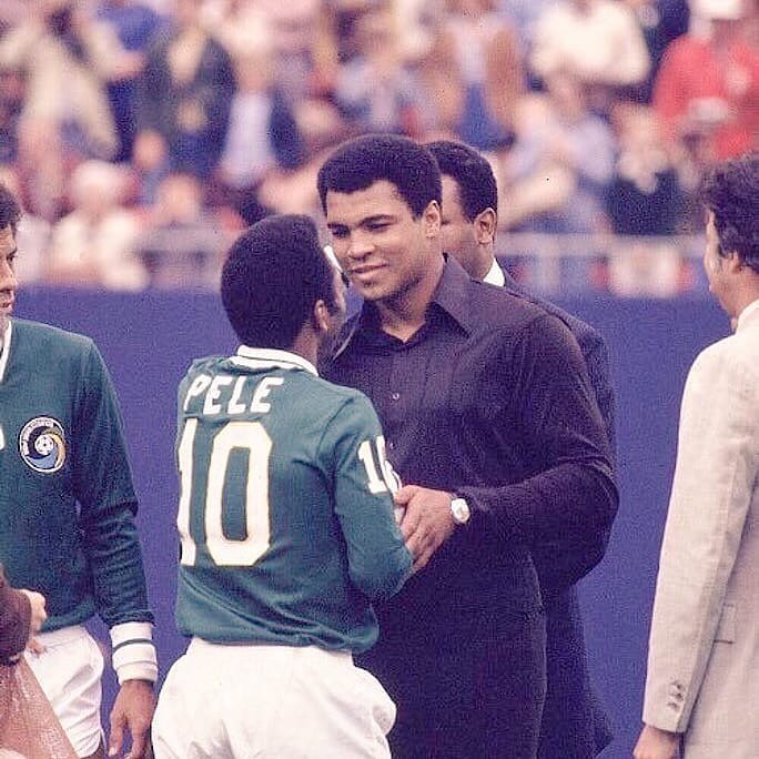 " قال لي مرة 'كرة القدم رياضة أجمل من الملاكمة' ، لكنني أنا أجمل منك"

- بيليه