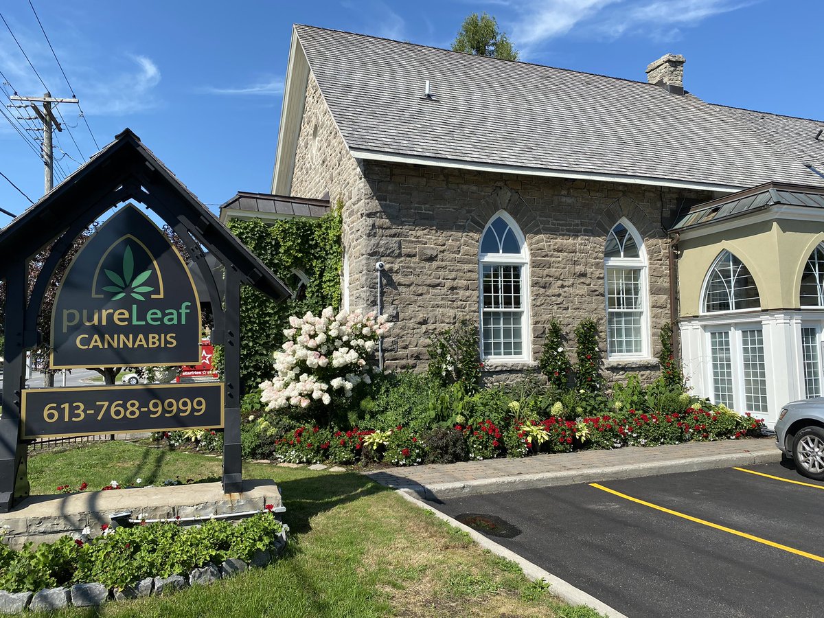trinafraser's tweet photo. Congratulations on your opening PureLeaf Cannabis!  As far as I know, the only cannabis retail store in a former church. Such a beautiful building! I used to get massages here, now I can buy cannabis here...hopefully one day I’ll be able to do both! https://t.co/1DhMpobeXw