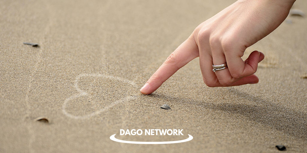 dagonetwork's tweet photo. 💜 ¡Feliz día a todos los zurdos!
#DiaInternacionalDelZurdo

Algunos de los genios más talentosos de la historia son o han sido zurdos:

🎨 Pablo Picasso
🎩 Charlie Chaplin
🔭 Leonardo Da Vinci
🧠 Albert Einstein
➡ Isaac Newton
🔷 Barack Obama
🎤 Lady Gaga

¿Se te ocurren más? https://t.co/LyCIYrOynX