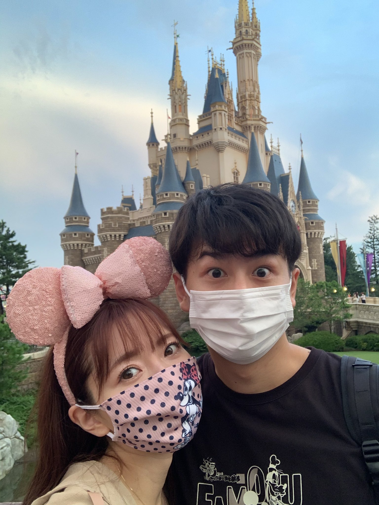 あいにゃん 今日は年パス抽選が当たって こーちゃんとディズニーランドデート Youtubeは撮ってないんだけど 今日一日をインスタのストーリーに載せたら みんなも一緒に遊んでる気分になれるかも ってこーちゃんが嬉しそうに携帯で動画を撮ってくれて