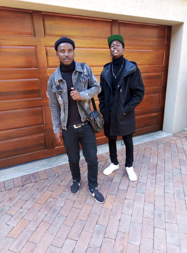 MasindiAndy's tweet photo. @saint stizz 

Smoko music video dropping soon 🔥🔥🔥🔥 https://t.co/GVARbTOuw6
