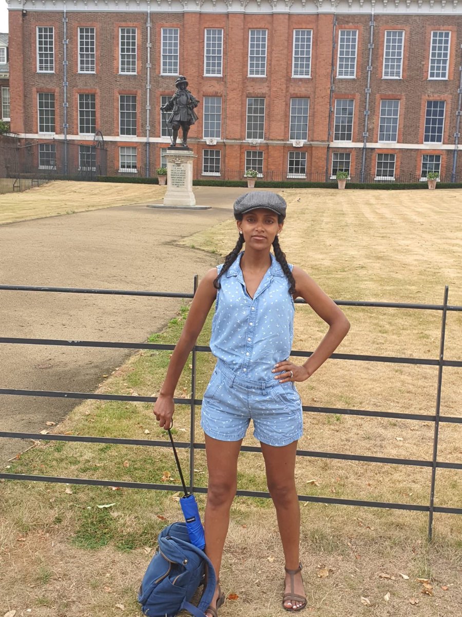 Secret mission for  #ActiveNurses  #ActiveImperial  #ActivePeople witn  @Abby7t has been revealed... What a perfect model for  #BestStatuePose  @karhod21  @MarcelleTauber  @JoyAntonetteP &ndash; bei  Kensington Palace