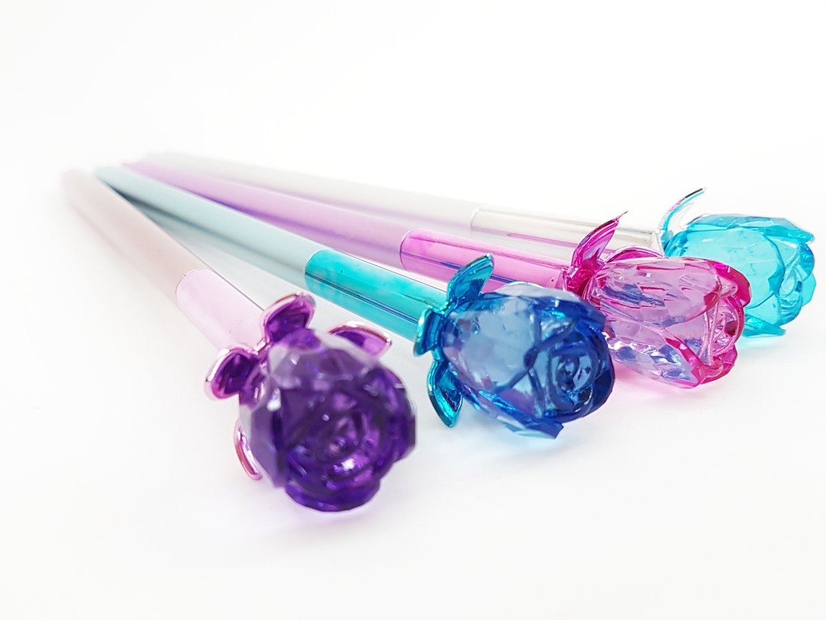 InvertidaLoja's tweet image. Essas canetas me lembram tanto a Bela e a Fera 🥰
Só sobrou 2 kitzinhos 
R$ 19,90 kit com 4 -&amp;gt; bit.ly/2DVnELL
#vendas #mercadolivre #lojaonline #Escola