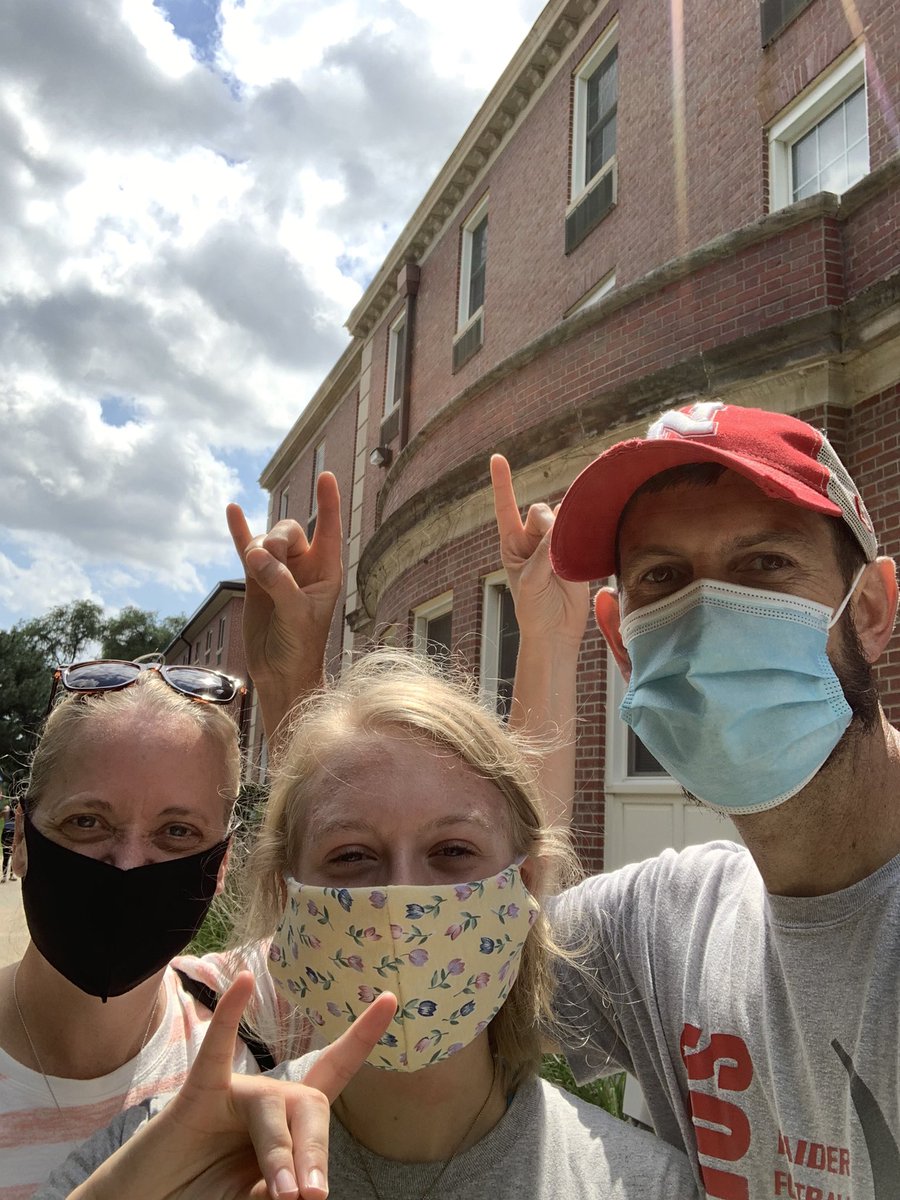 kanehookstra's tweet photo. Move in day for Claire.
#prairiewolves
#prouddad https://t.co/eSXg9Tbldi