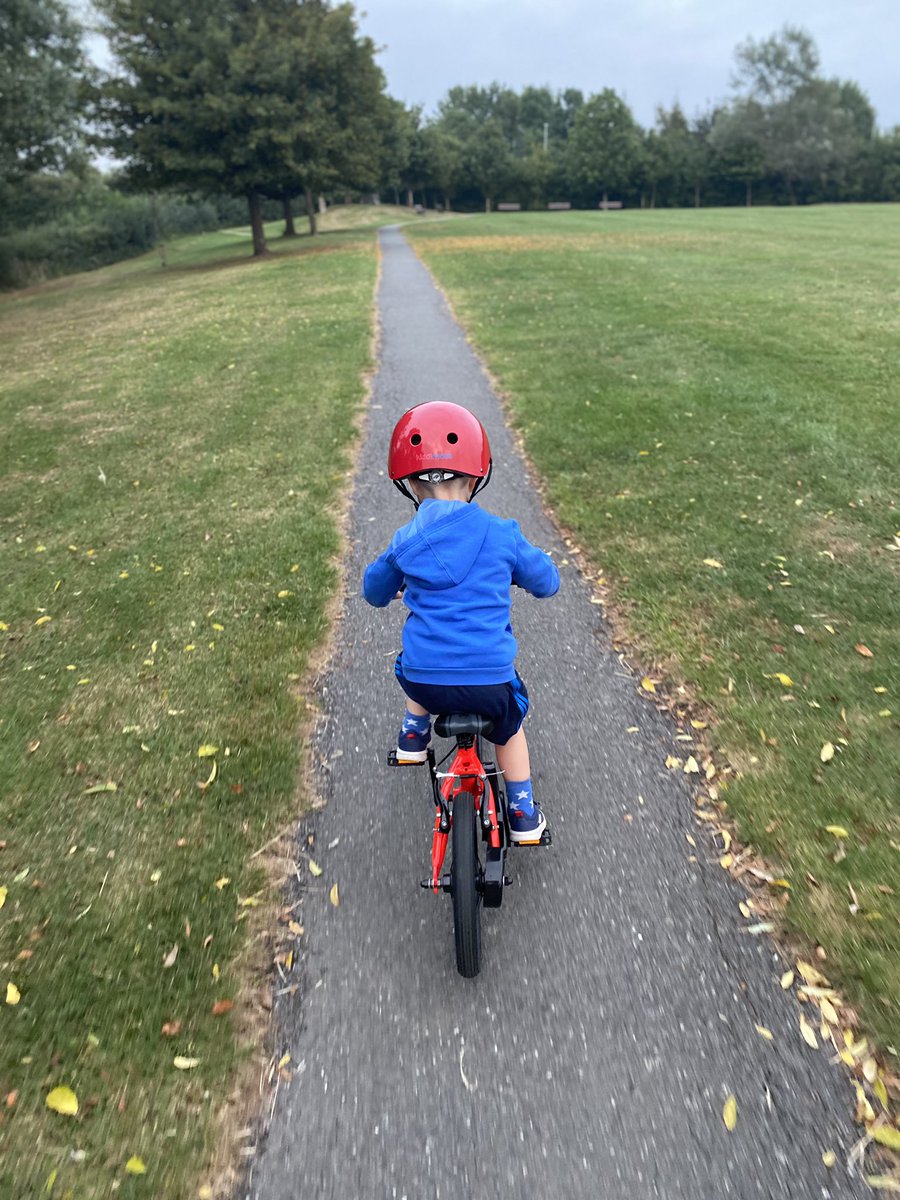 MinibikersUk's tweet photo. #3yearsold on a #formebike 🚴‍♂️👍 
14” Forme Cubley 👌 https://t.co/I3sX763gv5 
.
.
#Formebikes #minibikers  #cycling #activekids #getoutside #stayoutside  #cyclinguk #1000hoursoutside #iwanttoride  #countrysideride #lifeofa3yearold #kidsbikes #kidsfitnessworld #oursensorytransport https://t.co/3Nq57MXE6U
