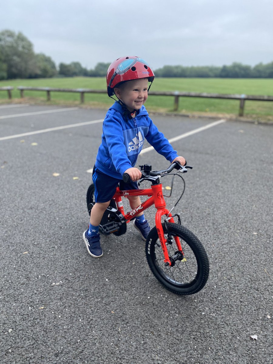 MinibikersUk's tweet photo. #3yearsold on a #formebike 🚴‍♂️👍 
14” Forme Cubley 👌 https://t.co/I3sX763gv5 
.
.
#Formebikes #minibikers  #cycling #activekids #getoutside #stayoutside  #cyclinguk #1000hoursoutside #iwanttoride  #countrysideride #lifeofa3yearold #kidsbikes #kidsfitnessworld #oursensorytransport https://t.co/3Nq57MXE6U