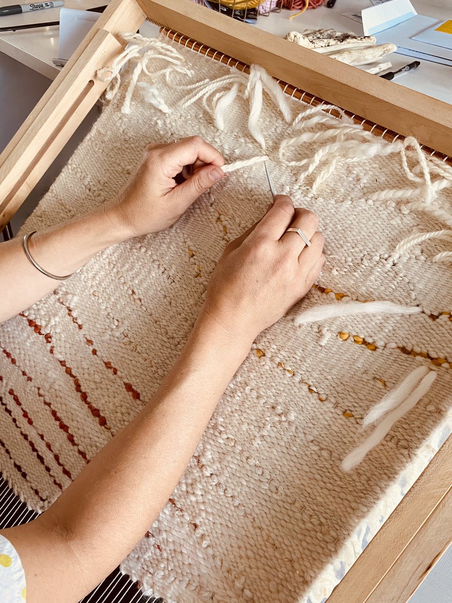 lepetitmoose's tweet photo. Ensuring my #woven is always completed to the highest standards...that the back is as neat as the front! https://t.co/xzBnCKVRqn