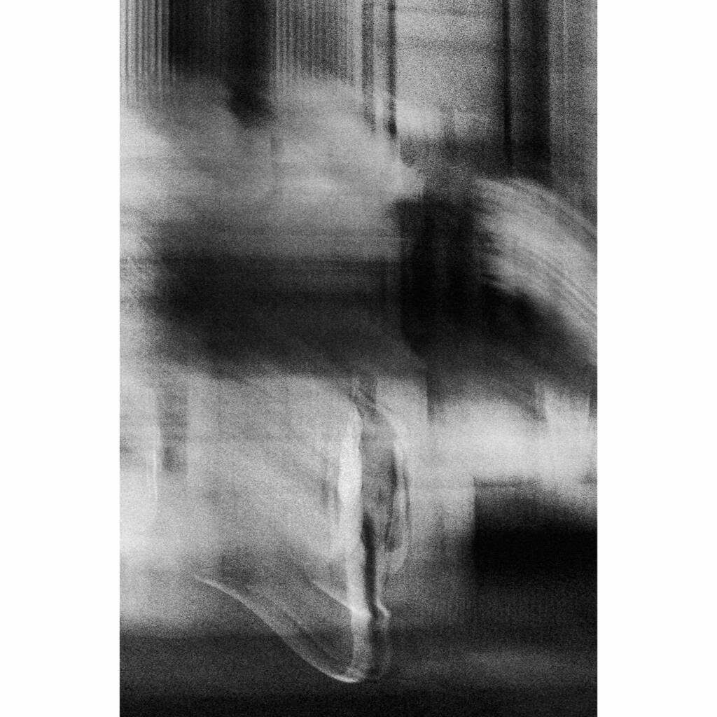 Melting Tap
.
.
#bnw_international #motionblur #bnw_planet #artisticphoto #streetpixelz #bnwmood #contemporaryphotography #warsawphotographer #bnw_mood #bnw_greatshots #streetphoto_bnw #bluronpurpose #camerapainting #doubleyedge #icmphotography #streetph… instagr.am/p/CD13ZFjH2CI/