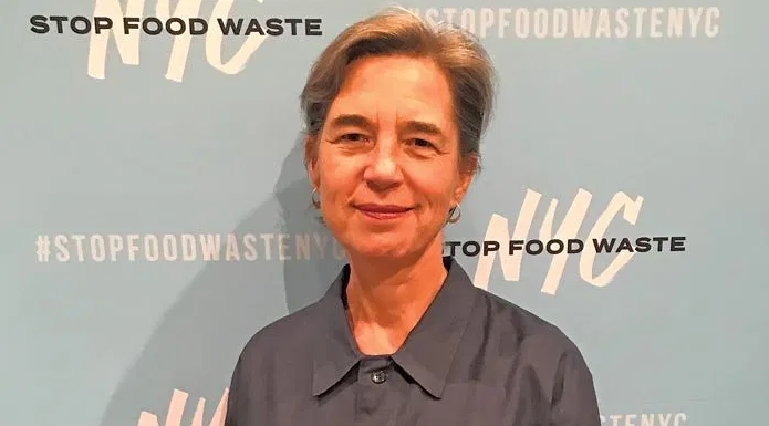 We had the privilege of interviewing CEO and Founder Anna Hammond of @matriarkfoods to explore how the company has survived and adapted during the pandemic, and how foundational local systems have been to its success. Read more at the link below! medium.com/@SlowMoneyNYC/…