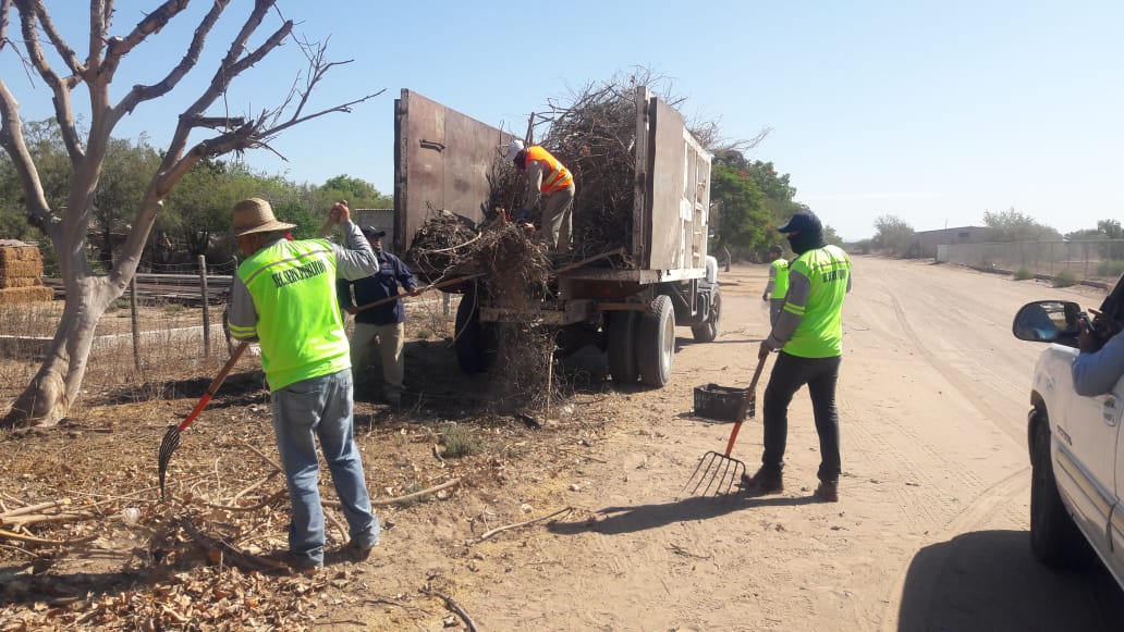 AyuntComondu's tweet photo. Servicios Públicos atendió al Ejido No.1 https://t.co/xQGmD1eqDc https://t.co/gO8PEsnTbA