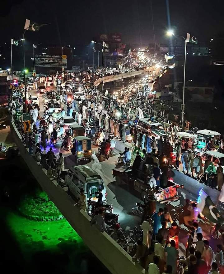 Pukhtana77's tweet photo. @Aliwazirna50 Look it that Mr.
How Peshawar peoples celebrate independent Day 2020
#ourmartyrsourheroes
#iamispr
#happyindependenceday2020 https://t.co/kVT3CvDsN0