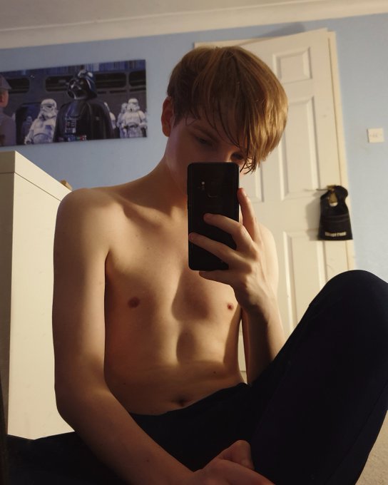 Sweaty boyo 😓 https://t.co/IW3lejPibg