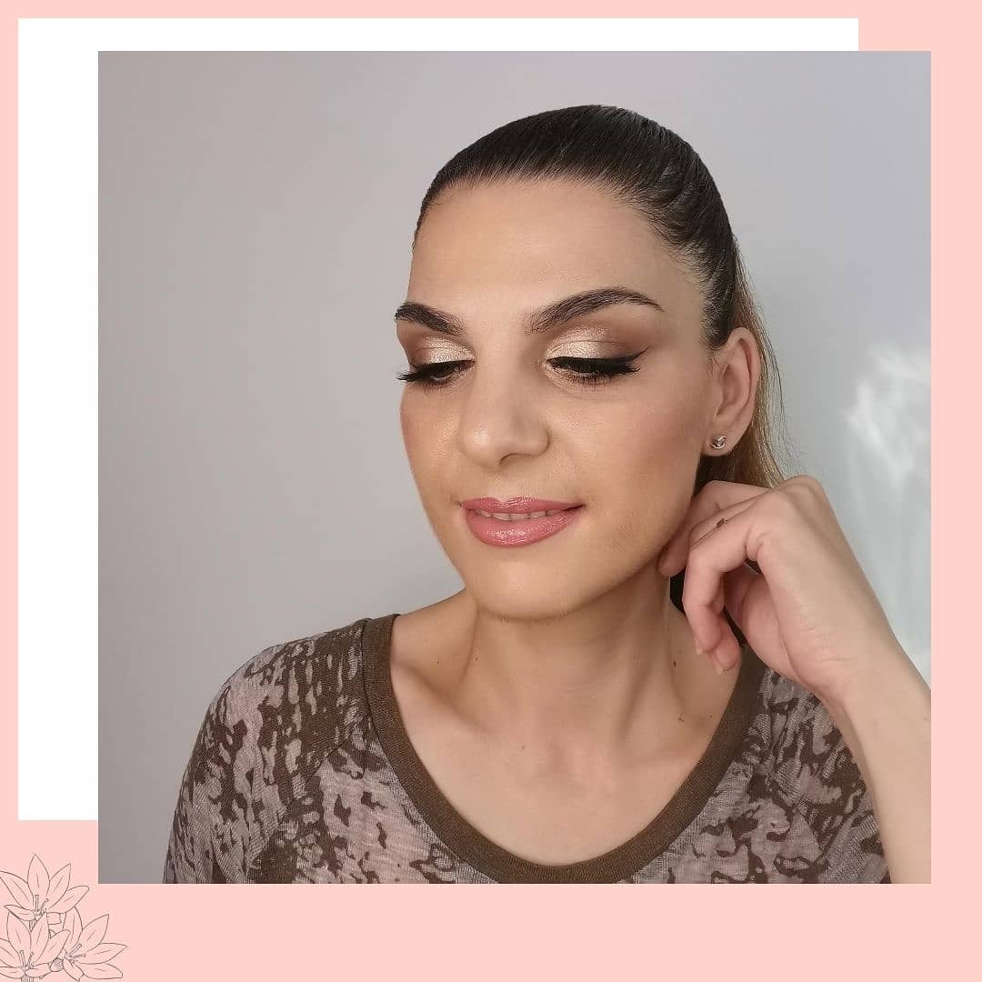 joanagarher's tweet photo. 👁️ potenciando la mirada 👁️
💙 Larga duración, waterproof y el color a gusto de cada persona
💚 Me encanta combinar distintas texturas y acabo para cubrir esos aspectos.
💛 Finalizando con eyeliner y máscara de pestañas, a prueba de todo 😅
#makeup #jgarher #joanagarher #eyes https://t.co/jWpjjxeWtt