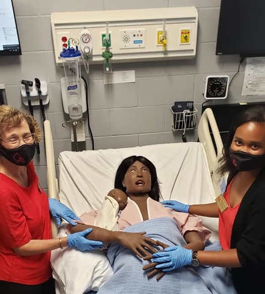 UofL_Nursing's tweet photo. Sneak peek: We got an up close look at Lucina giving birth to her beautiful baby girl this morning. She is the first maternal high fidelity simulator at the school.
Mom and baby are doing great: https://t.co/YhjcyPM8Hb #Lucina #CardinalNurse #NurseOfL #UofL #WeAreUofL https://t.co/uAEM1VTwxt