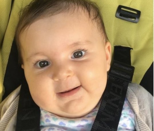 1/ Hey Tweeps: meet Mercan! 7-month baby girl or a close friend. Mercan has spinal muscular atrophy (SMA1)- a muscle wasting disease that was considered incurable— now there is a cure! A one-time gene therapy by  @Novartis that was recently  @US_FDA approved!