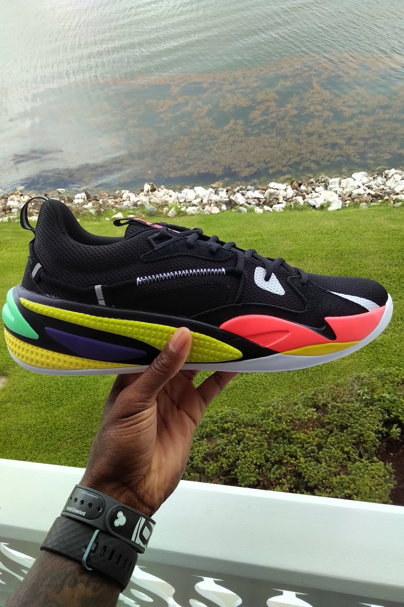 JCrossover's tweet photo. S/O my brother @JColeNC &amp; the squad getting these to me. People are loving them. @KingOfQueenz, y'all killed it with these. 🔥🔥🙌🏾 https://t.co/hDxkz7f6gK