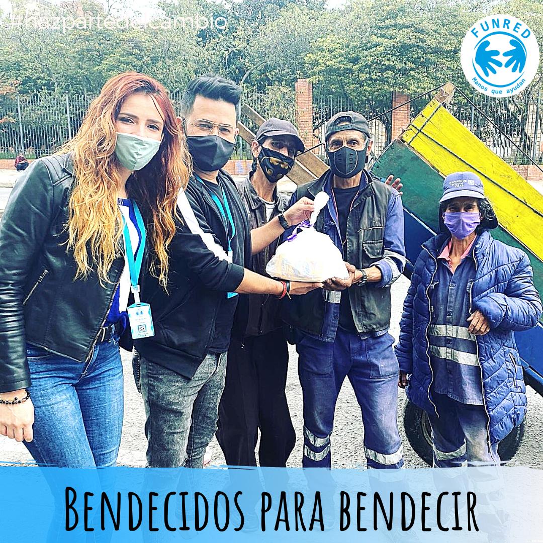 FunredQue's tweet photo. No hacer nada, nunca será una opción en nuestras vidas.!!
Seguiremos trabajando cada vez más por cambiar este pedacito de mundo🙌.
Únete y haz parte del cambio...
 
#manosqueayudan #esmejordarquerecibir #ayuda #FelizJueves #vamospormas #funred #bendecidosparabendecir https://t.co/Ffe9i9uwl9