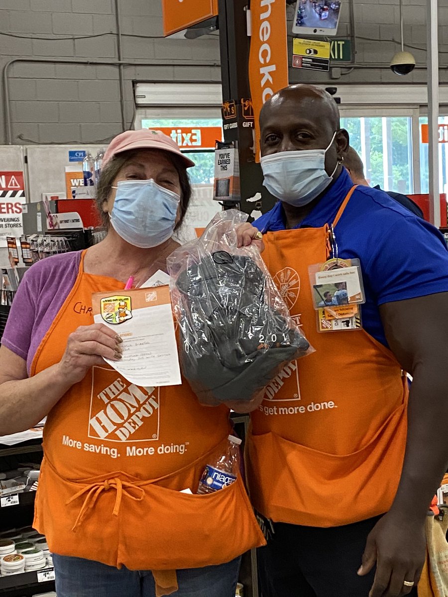 I want to congratulate cashier Christine DiAntonio for her outstanding job driving credit.@Jenn_Potter81 @dennison_bryan @Jjr5322 @Katrina0596 @JessieWhiteman2 @petehomedepot @mlskop4188