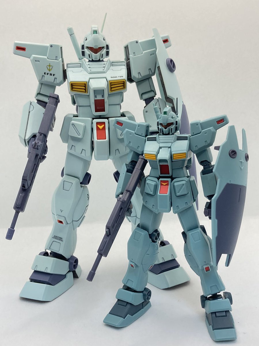 ROBOT魂のジムカスタムカッコいいですわね😊また見本画像と色味が違う気がするけどこれはこれで渋い色で良いかも。MGの成形色と比べると大分色濃いですわー。 