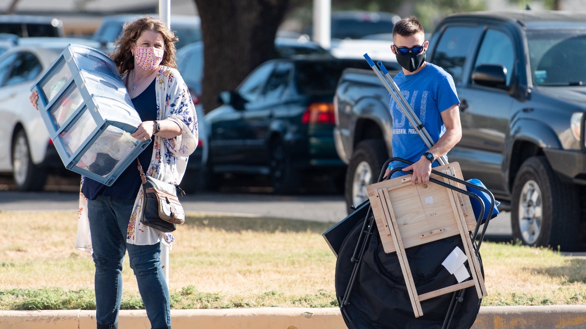 AngeloState's tweet photo. Move-in looks a little different this year, but it sure is good to see the #RamFam back on campus! @angelohousing #AngeloState #angelorw https://t.co/1WYbBe5LCJ
