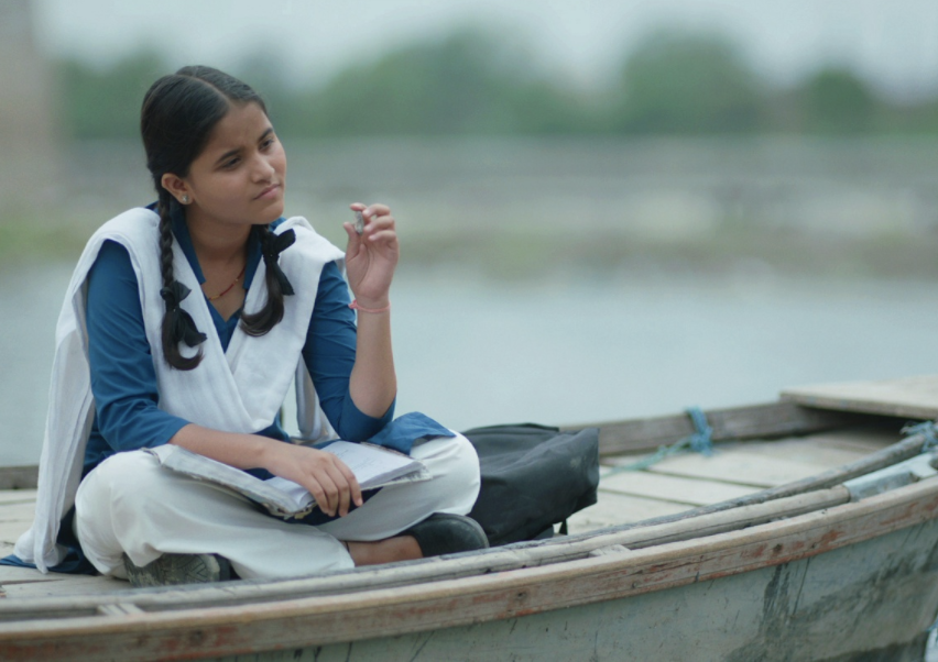 Riya Sukla ( @realisticriya) also made quite an impression on me as Chunni in  #RaatAkeliHai (on  @NetflixIndia), even in a short role. After IMDB-ing her, I remembered finding her fantastic in  #NilBatteySannata when she as a child actor. Watch her in  #NilBatteySannata on Zee5.