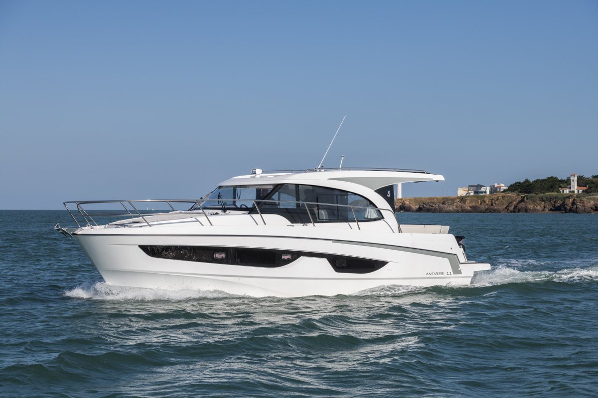 capeyachts's tweet image. We are thrilled about the launch of the Beneteau Antares 11! This spacious, seaworthy, family powerboat represents the evolution of the Antares line over the past 40 years. Contact us to be the 1st to hear about availability.  bit.ly/2PYVwKF

#beneteauantares #antares11