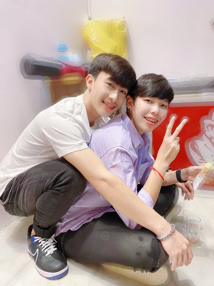 fcnookpai's tweet photo. บางทีความรัก ไม่ได้เริ่มจากการ " รู้จัก "แต่เริ่มกับความ " รู้สึก "😍
@cnp_orio @nN1s0eeSC4o15no 
📸credit: นุ๊กธนดล 

#นุ๊กปาย #นุ๊กธนดล #ป๊ายปายโอริโอ้ #ต้าวฉลาม #ต้าววาฬ  #คู่จิ้นนุ๊กปาย #ฉัตรนภา #ธนฉัตร #ฉลามวาฬ #ต้าววาฬต้าวฉลาม #ต้าววาฬปายกะต้าวฉลามนุ๊ก https://t.co/KN1dglspzz