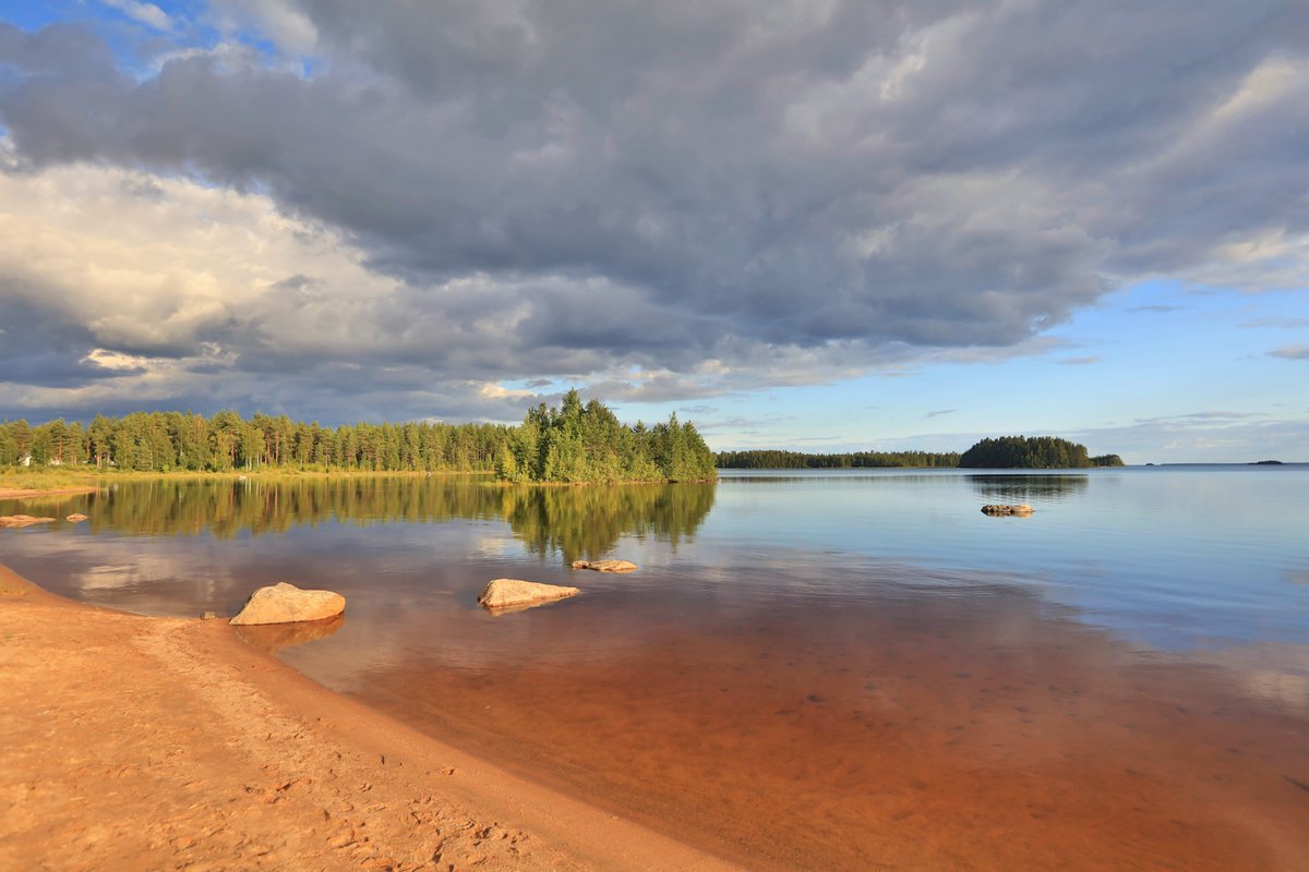 PHatunen's tweet photo. Tyyni ilta Oulujärvellä. #munvaala https://t.co/zykADbD4Ze