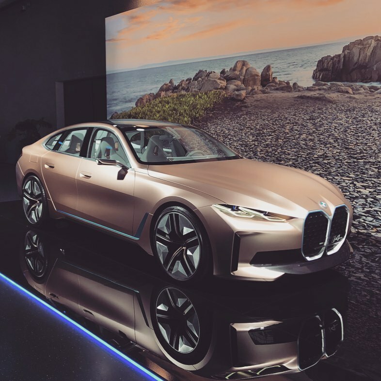 LordHumphreys's tweet photo. Spent some time around the BMW Concept i4 last week. It previews an electric saloon with 600km range and 80kWh battery. Want to see more?
_______________
#bmw #concepti4 #bmwi4 #bmwi4concept #bmwi #tesla #electriccar #evs #completecar #bimmernation #bimm… https://t.co/iS20hphBl4 https://t.co/prf1XzjDcd