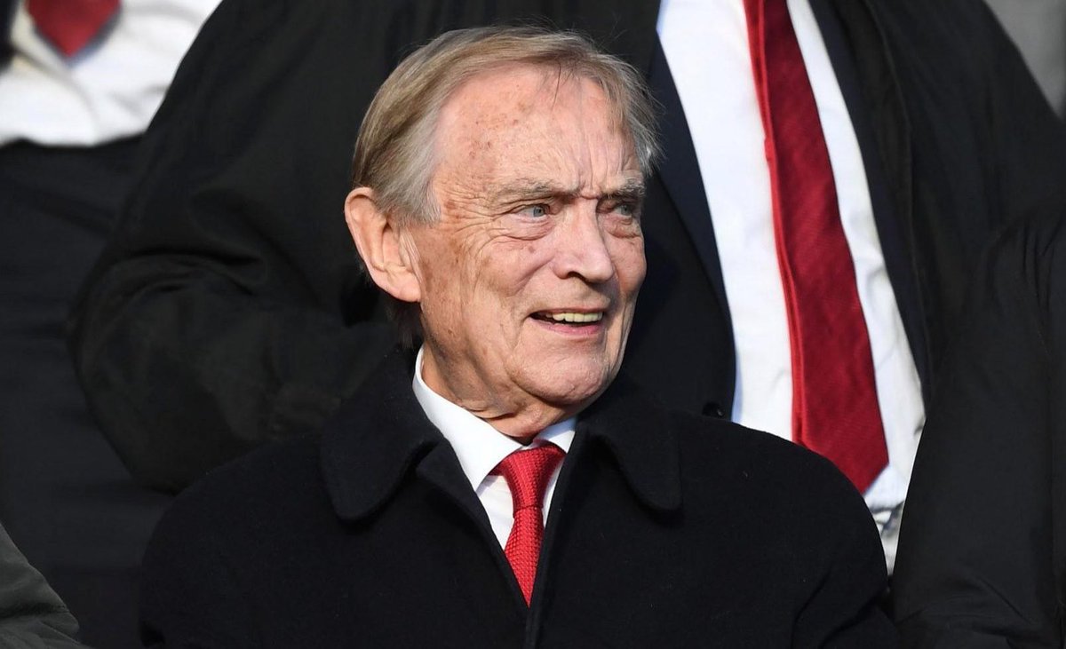 Happy Birthday to Arsenal‘s longest-serving director Ken Friar OBE, who turns 86 today!

Friar began working at Arsenal part-time as a 12-year-old! #afc