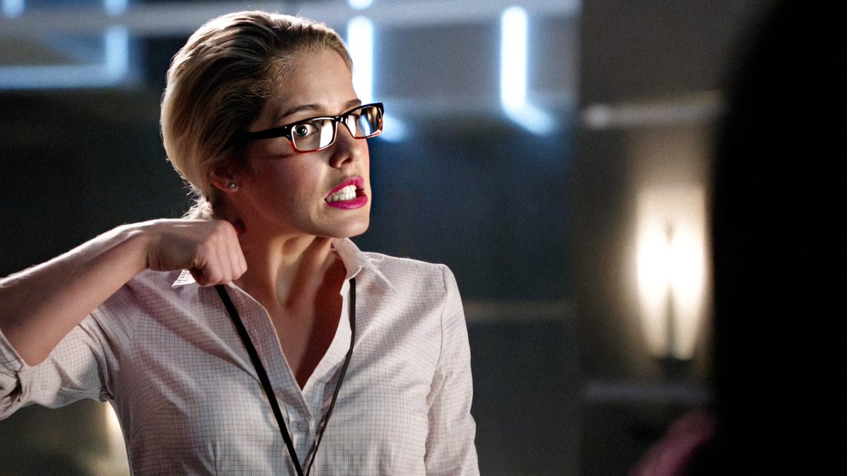Emily Bett Daily Emily Bett Rickards As Felicity Smoak In Arrow An Innocent Man 12