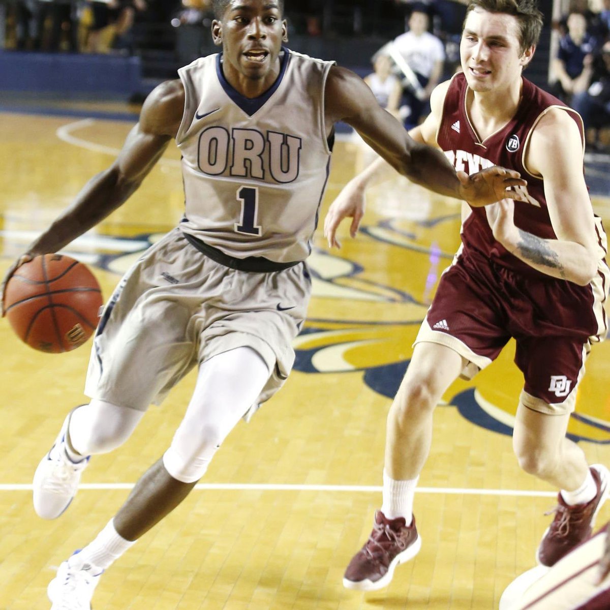 Jordan0Mitchell's tweet photo. Blessed &amp; honered to receive another division 1 offer from @SolomonBozeman &amp; Oral Roberts University! @ORUMBB @CoachJay1911 @kjfitness2 #AGTG🙏🏽#GoGoldenEagles💛 https://t.co/CJxJSIjmf1