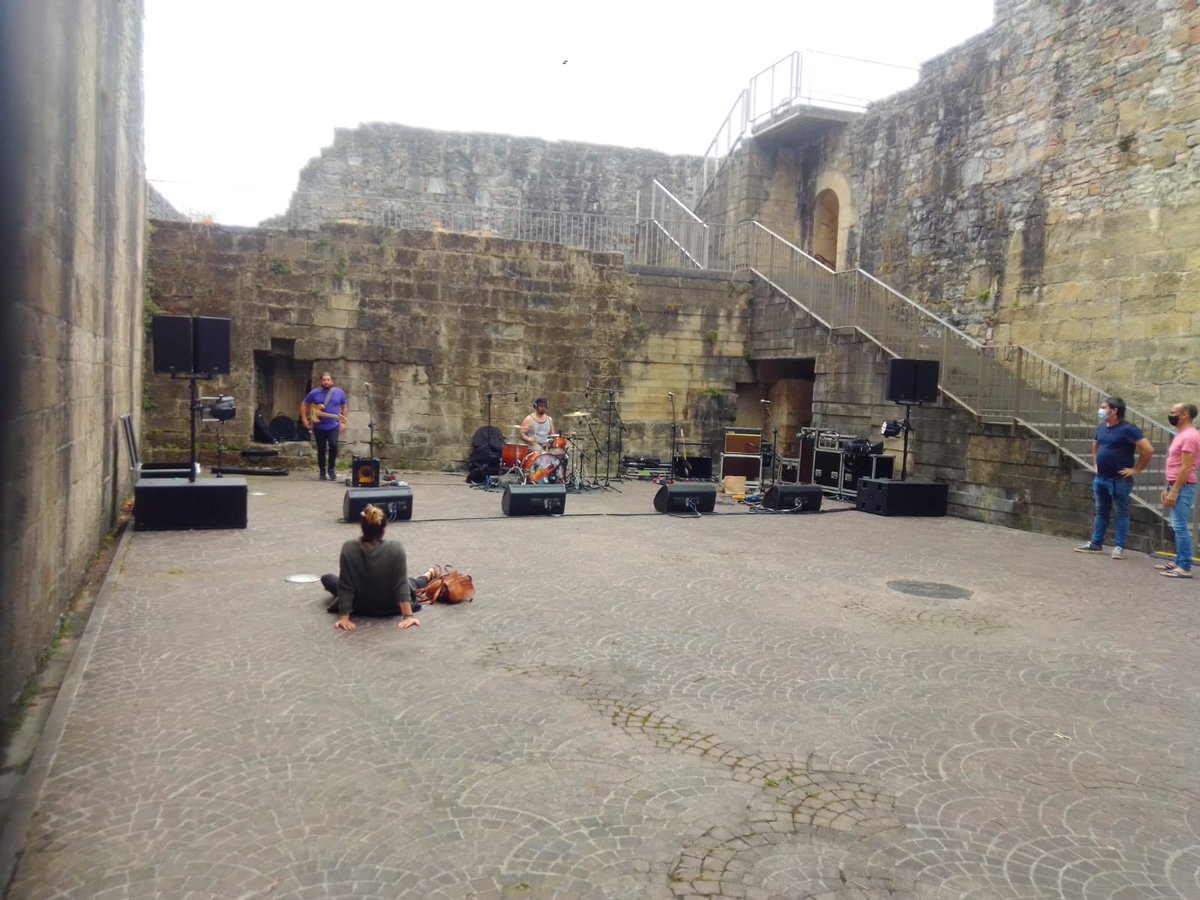 🎶 Soinu frogak || Pruebas de sonido 🎶
#patxukonice #hondarribi #kontzertua #concierto <a href="/BagaBigaeus/">baga biga musika ideiak</a>