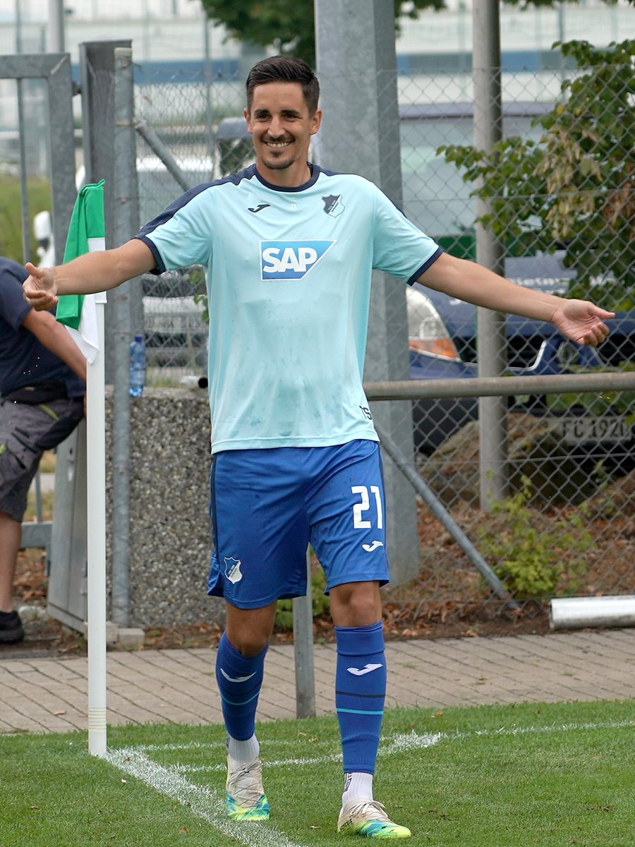 tsghoffenheim's tweet photo. Erstes Spiel, erster Sieg.
So startet man gut in den Tag 😀
#TSGSVWW https://t.co/EyqkKy82LL