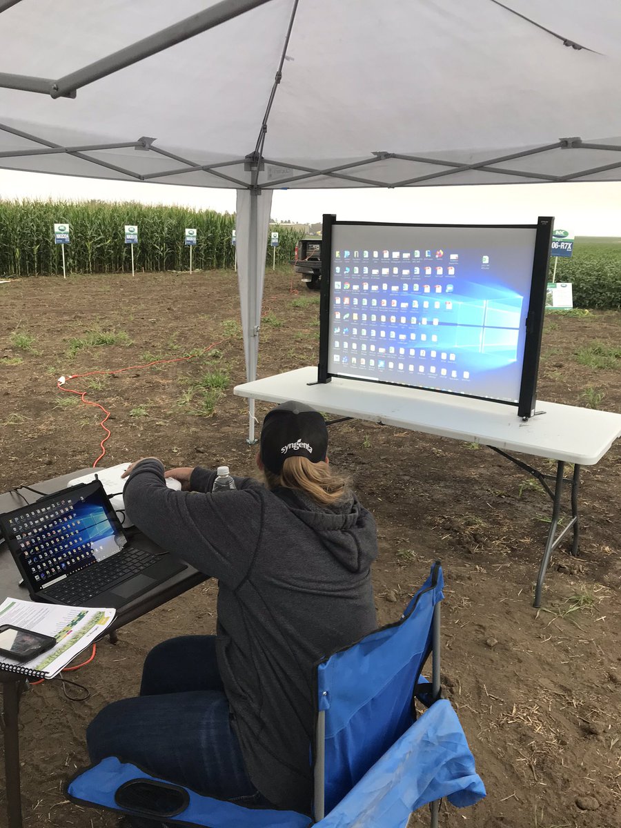 RocknRollAgrnmy's tweet photo. Checking my wheat plots by Velva and right next door is @NorthernNK Matt and @BraaschTiffany. Hosting @DakotaAgronomy. Genetics and #BushelLager. @NKSeeds What are the odds? https://t.co/6invP8jXBS