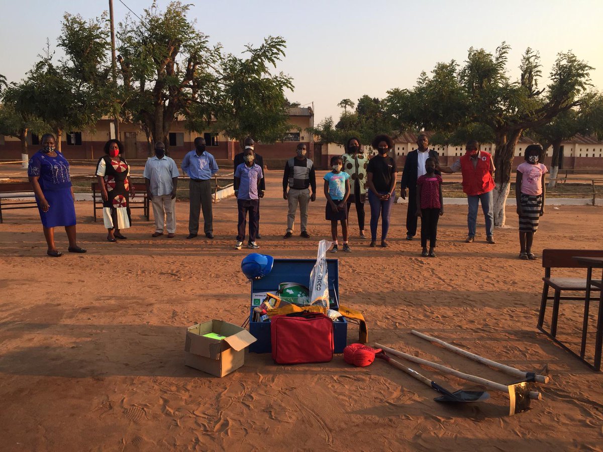 UNHabitatMoz's tweet image. The Basic Emergency School Plan #BESP is meant to prepare schools for emergencies and disasters, including now #COVID19.

Thanks to @EduCannotWait, @UNHabitatMoz and @UNICEF_Moz are implementing this week the #BESP in schools of Gondola and Chimoio, #Mozambique 🇲🇿 

#SDG11 #SDG4