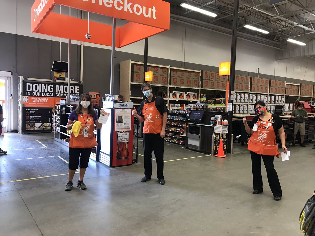 Recognizing cashier Debbie at the Tracy 1020 location. She exhibited awesome GET behaviors, wiped down the equipment between customers AND opened a credit card 💳 ! Awesome job Debbie! 👍 #GetInvolved