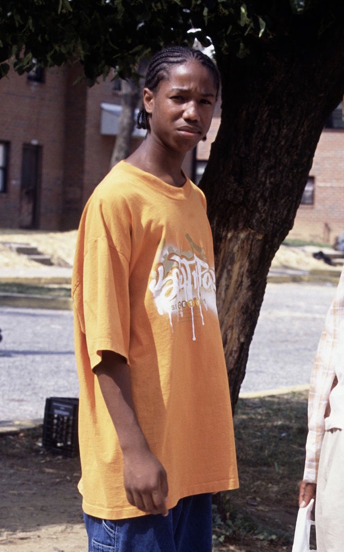 JHassss's tweet photo. @NunesMagician Wallace from The Wire, alternative S1 ending: He leaves Baltimore and heads West to Oak Hill Academy in Virginia where he falls in love with the game of basketball. https://t.co/svveC1aIop