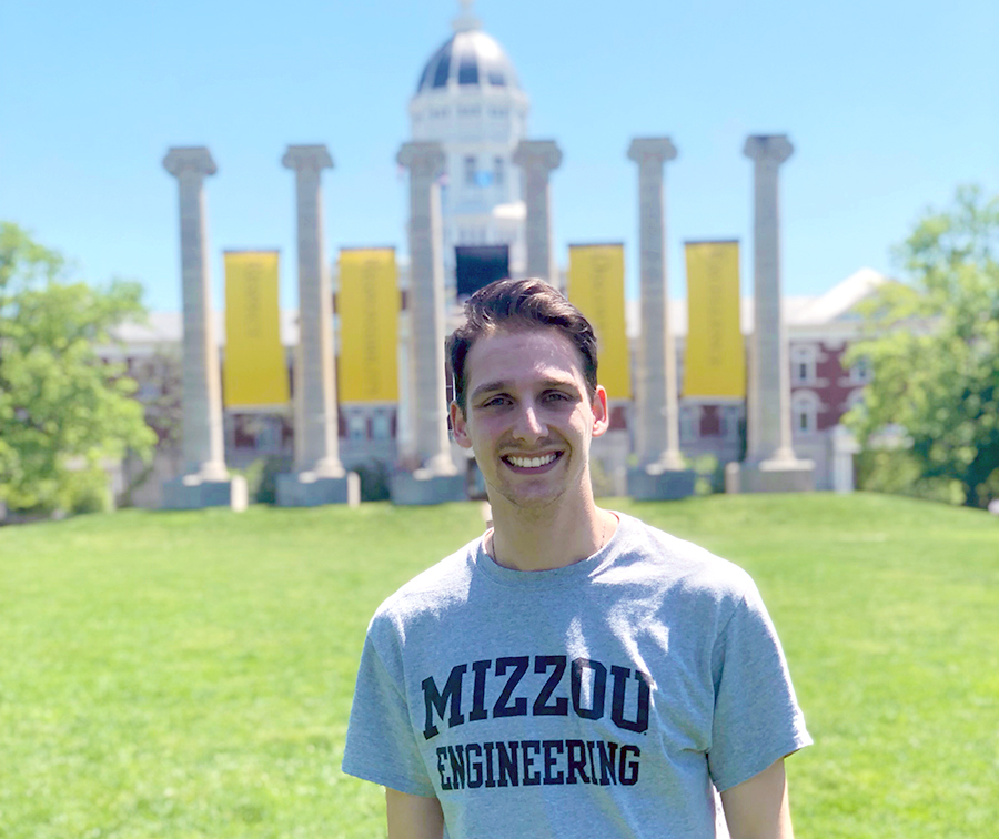 mizzouengineer's tweet photo. Not sure what to major in but love tinkering with technology? Do what Andy Schuster did and check out the IT Program at @Mizzou! 🖥 💯
https://t.co/IzP2VWCYNU
#InformationTechnology #Engineering #MizzouEngineering https://t.co/HFCdxwFAfc