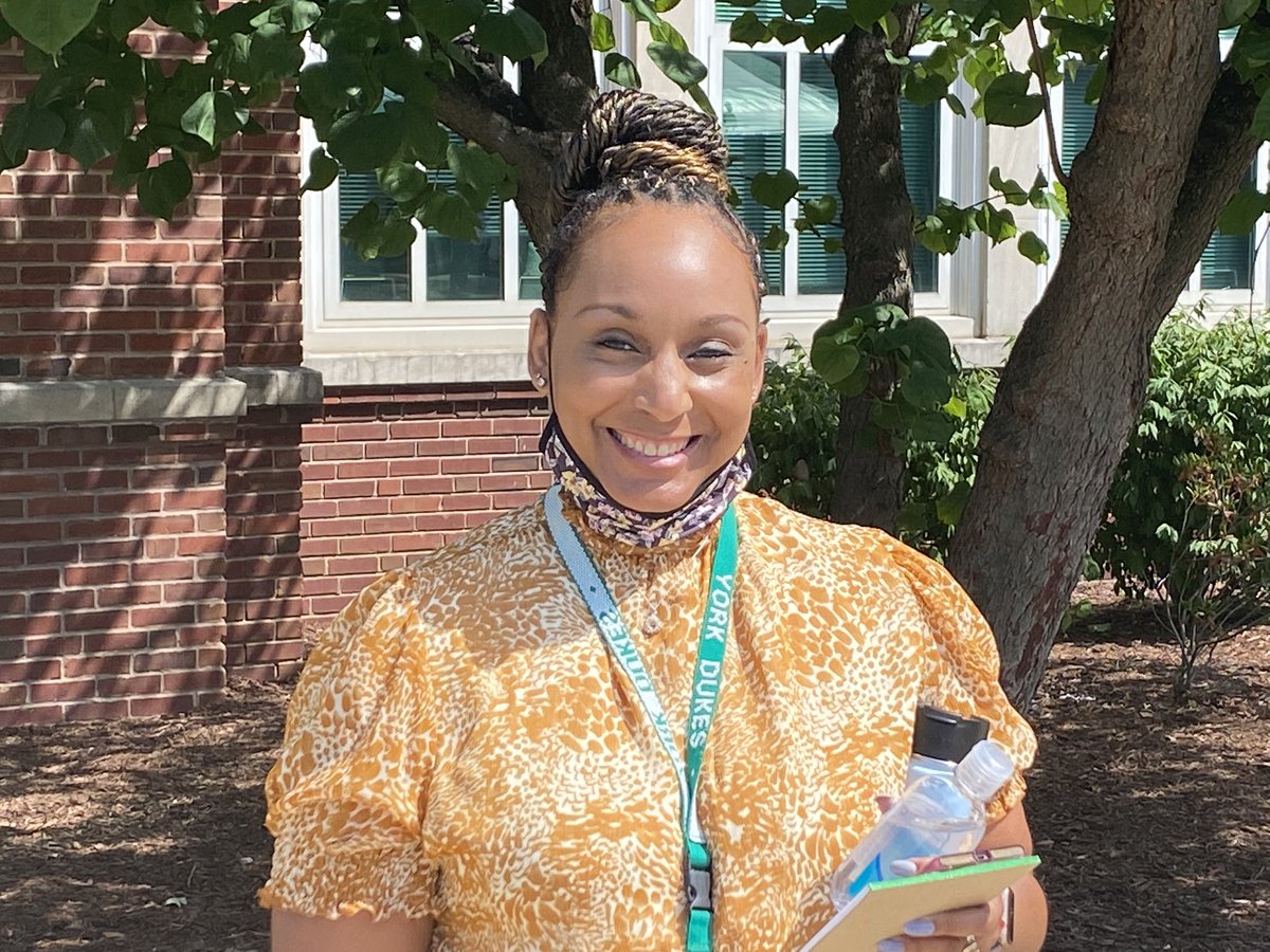 YorkD205's tweet photo. Welcome to our new dean of students, Tonja Killingham! We are thrilled that you have joined our Duke family! @ElmhurstD205 @shahebags @mls924 https://t.co/YahMZLFkE5