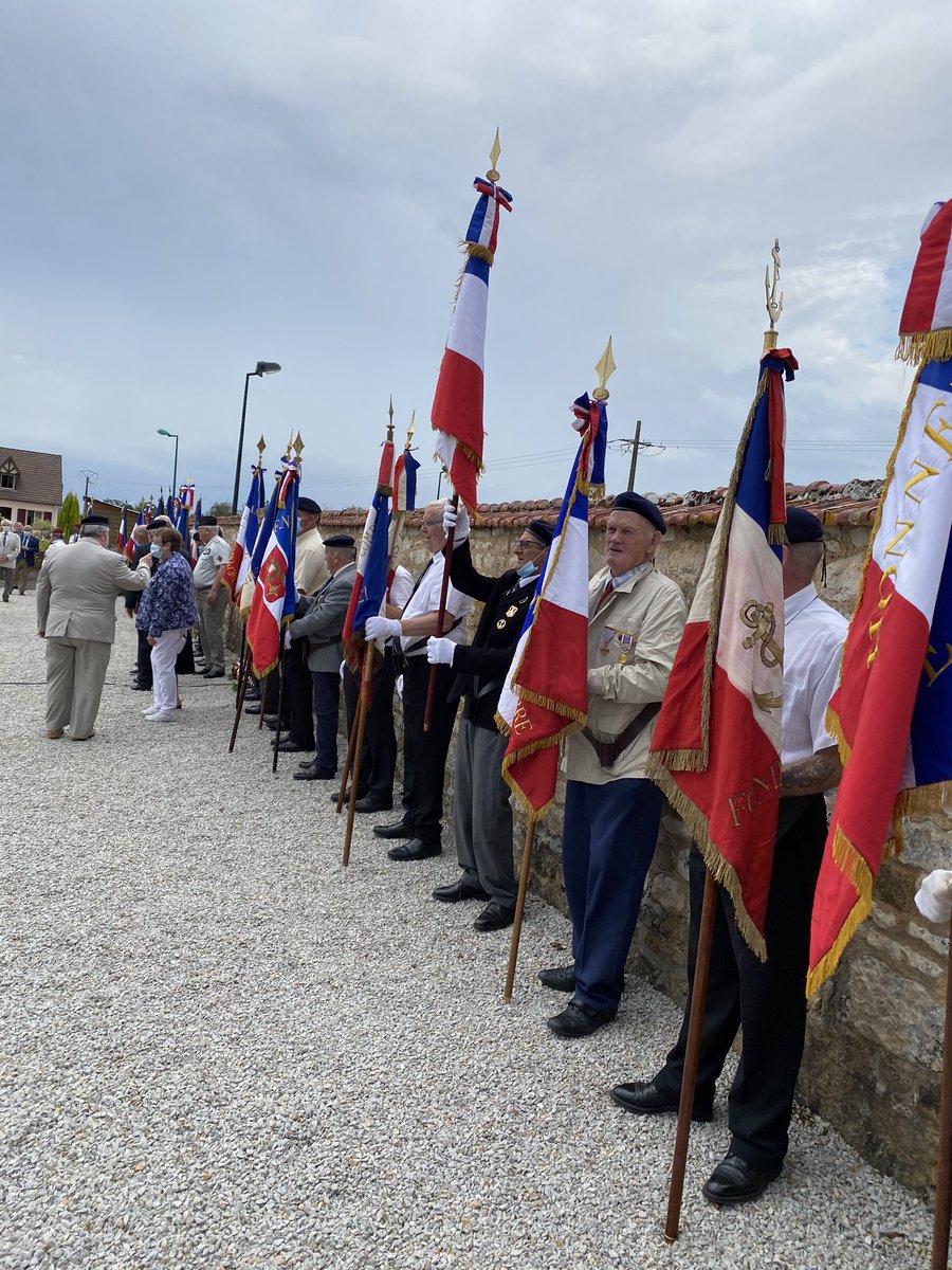senateur61's tweet photo. #Libération #Normandie #Écouché #RouteLeclerc #2DB avec #AlainAlexandre @LilianeGOYCETA @Gendarmerie_61 @2emeDB73 https://t.co/sh55zEYVex