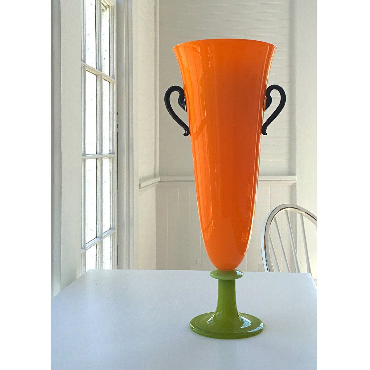 Cottage_Curator's tweet photo. Glassblower #DavidLevi decidedly brings intensely saturated contemporary colors to a classical form... [📷: David Levi, "Vessel," Blown glass] https://t.co/7ovXwaxs6w #glassartist #blownglass #glasssculpture #collectibleglass #contemporaryglass #cottagecurator #shoplocal https://t.co/v8WODODufB