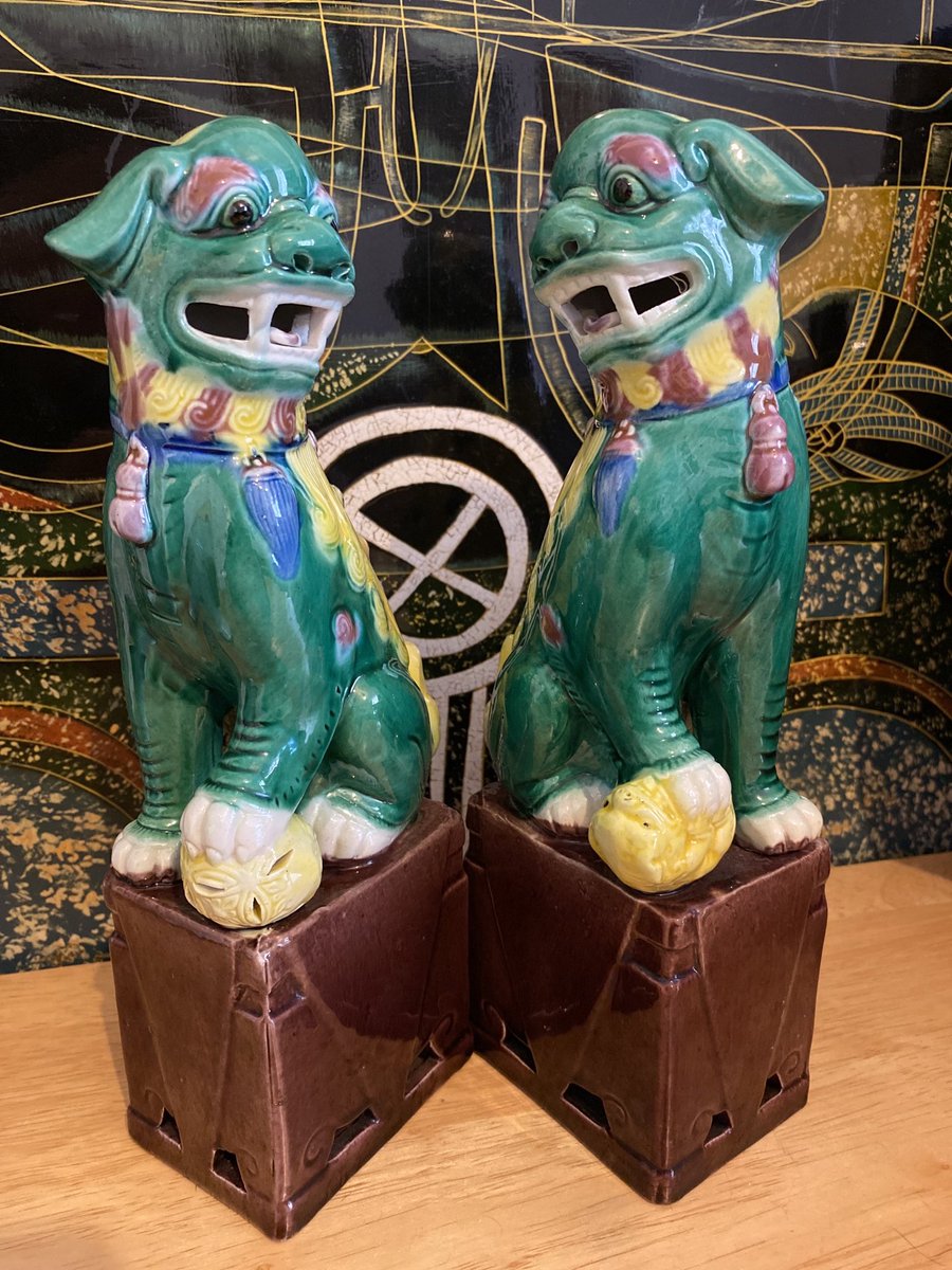 loveretrocrafts's tweet photo. Chinese collectible Pair Of Porcelain Majolica Multicoloured Foo Dogs statue figurine — 25cm hight #foodogsfigurine #majolicafoodogs #chinesefoodogs #foodogs #glazedpottery #majolicaporcelain https://t.co/eayT26r4Yh https://t.co/kcTOH2cvpr