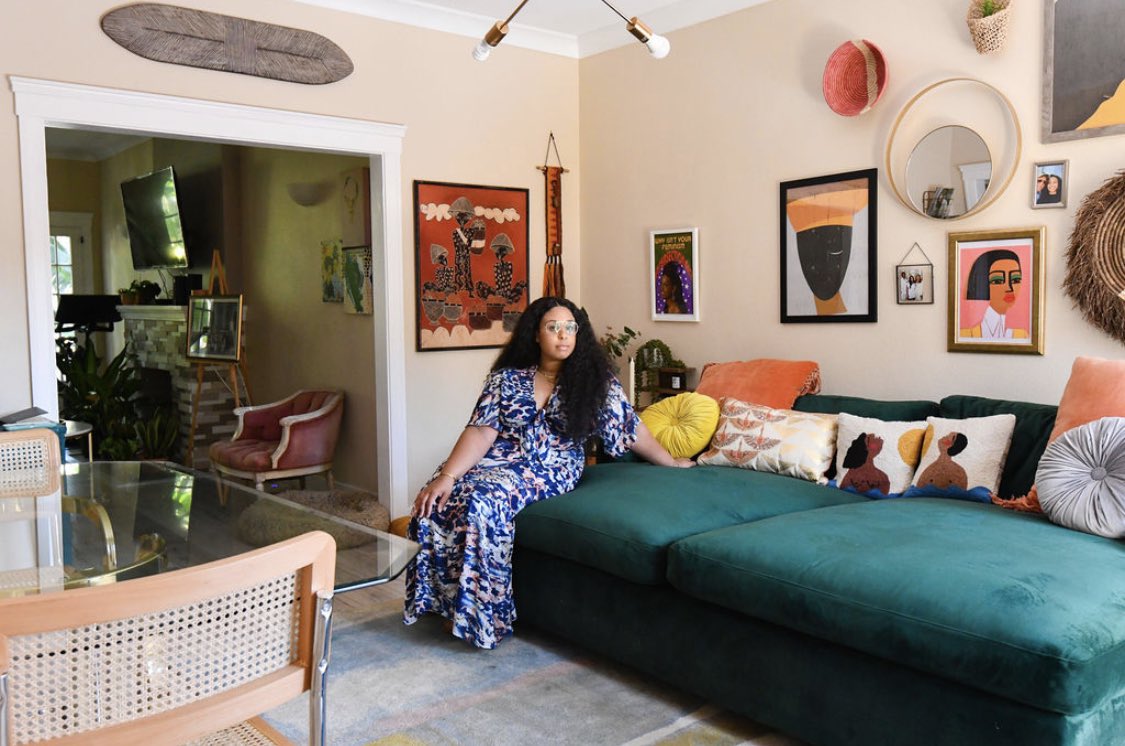 JasmynBeKnowing's tweet image. I’ve spent a lot of time during quarantine making my apartment a home. That’s why I’m so joyful that @AptTherapy chose to do a full feature on my bad bitch headquarters 😝

Hit the link below to read the full spread 

📸: @_KaiByrd

apartmenttherapy.com/jasmyn-lawson-…