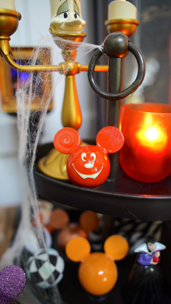 LittleTsumtsum's tweet photo. You can find this lspooky cutie on etsy in my shop! https://t.co/nlpVMsSU31 #mickeypumpkin #disneyhalloweenathome https://t.co/BKWxjhJH4v